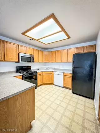 Photo #4: 2555626 Listing 