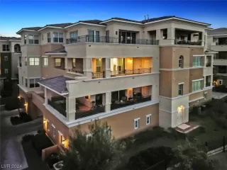 Photo #1: 2555630 Listing 