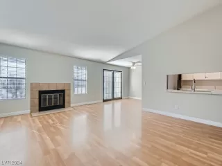 Photo #3: 2555667 Listing