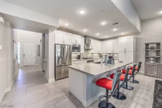 Photo #5: 2555672 Listing 