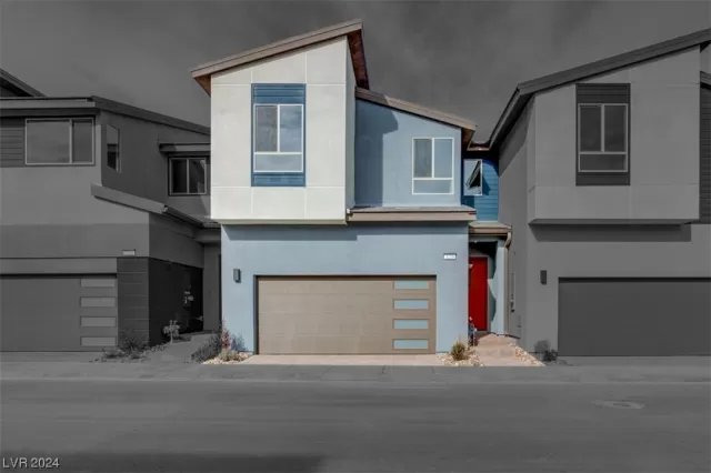 MLS: 2555674 Condo For Sale