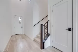 Photo #2: 2555674 Listing