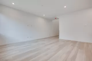 Photo #3: 2555674 Listing