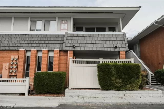 MLS: 2555692 Condo For Sale
