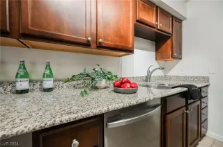 Photo #5: 2555692 Listing 