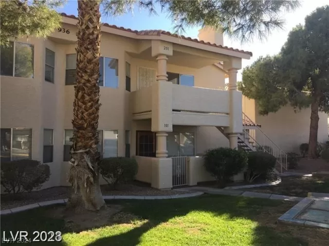 MLS: 2555695 Condo For Sale