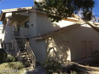 Photo #2: 2555695 Listing