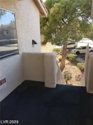 Photo #4: 2555695 Listing