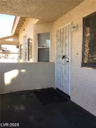 Photo #5: 2555695 Listing