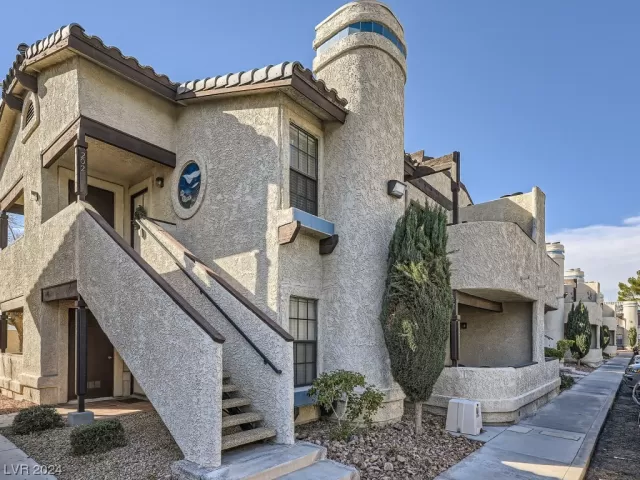 MLS: 2555707 Condo For Sale