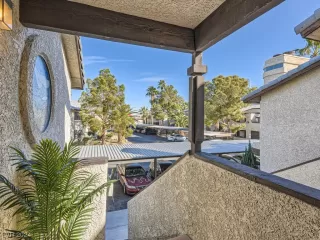 Photo #2: 2555707 Listing