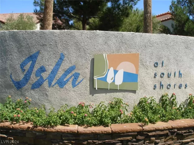 MLS: 2555728 Condo For Sale