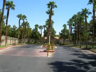 Photo #1: 2555728 Listing 