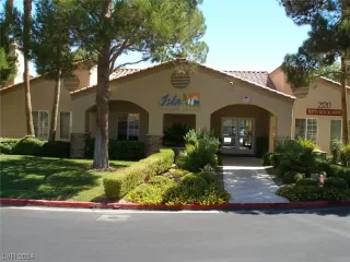 Photo #2: 2555728 Listing 