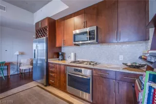 Photo #4: 2555736 Listing