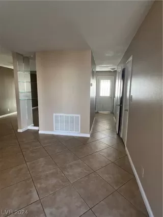 Photo #2: 2555739 Listing 