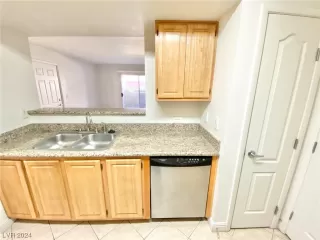 Photo #3: 2555753 Listing 