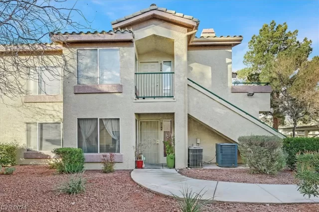 MLS: 2555763 Condo For Sale