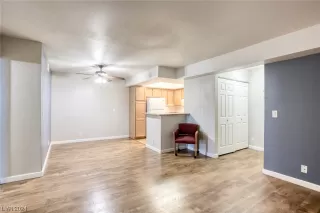 Photo #3: 2555790 Listing