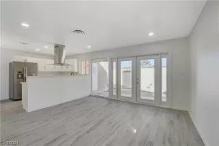 Photo #3: 2555829 Listing