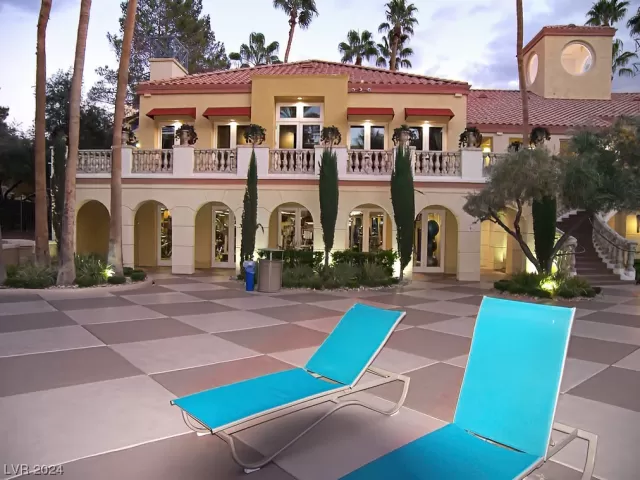 MLS: 2555854 Condo For Sale