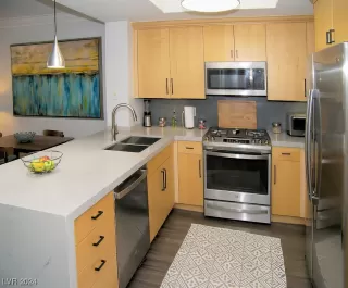 Photo #6: 2555854 Listing