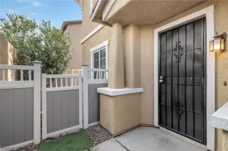 Photo #1: 2555861 Listing