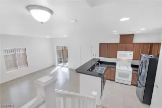 Photo #4: 2555861 Listing