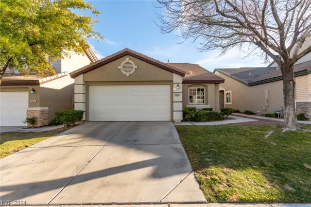 MLS: 2555863 Condo For Sale