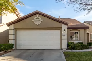 Photo #1: 2555863 Listing