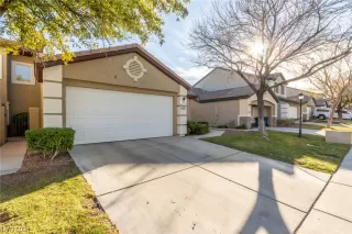 Photo #4: 2555863 Listing