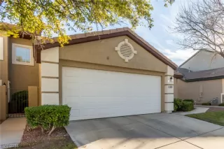 Photo #5: 2555863 Listing