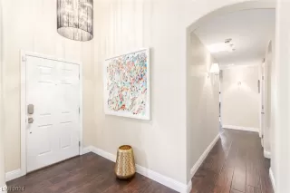 Photo #6: 2555863 Listing