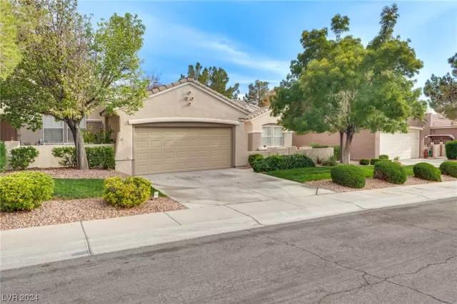 MLS: 2555867 Condo For Sale