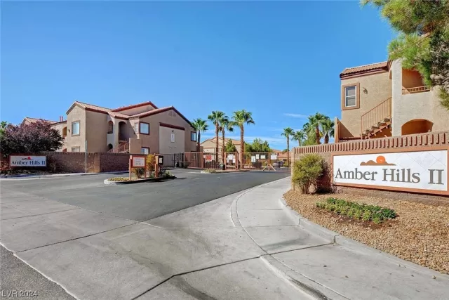 MLS: 2555869 Condo For Sale