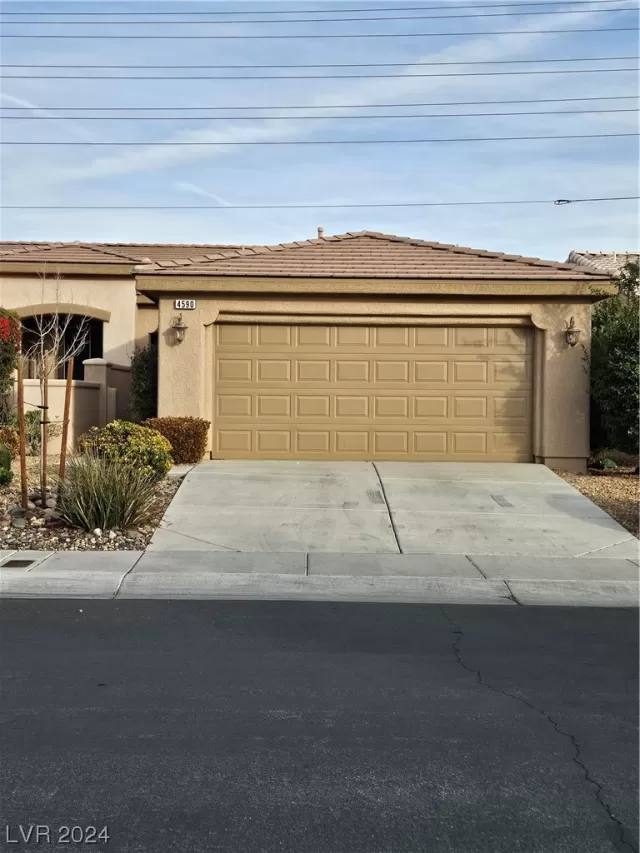 MLS: 2555902 Condo For Sale