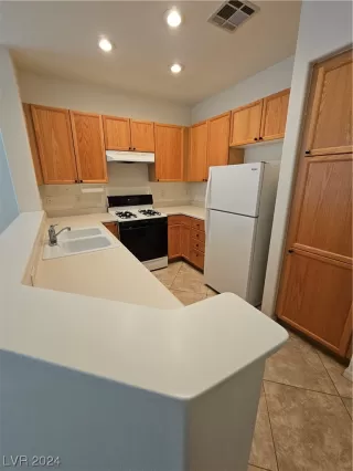 Photo #1: 2555902 Listing 