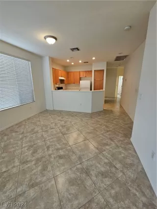Photo #2: 2555902 Listing 