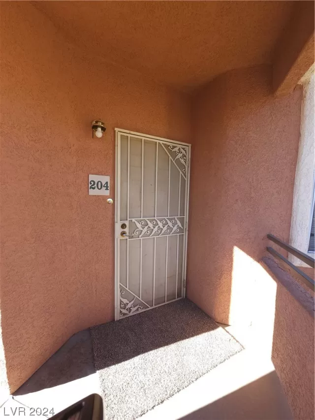 MLS: 2555903 Condo For Sale