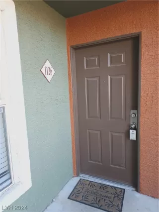 Photo #1: 2555909 Listing 