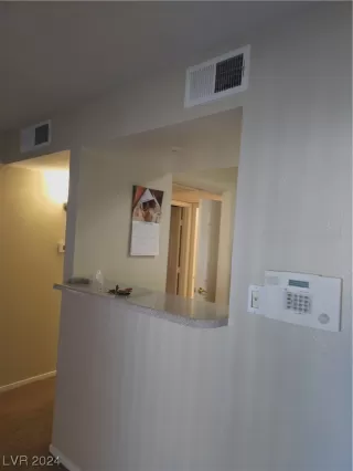 Photo #5: 2555909 Listing 