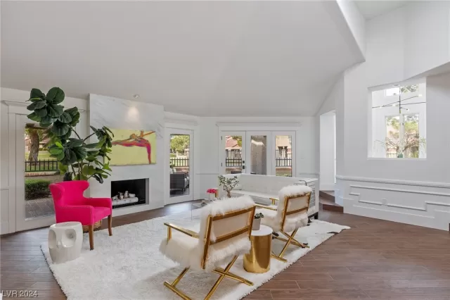 MLS: 2555911 Condo For Sale