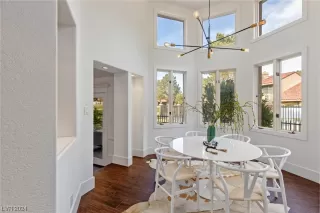 Photo #2: 2555911 Listing