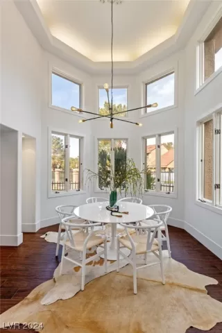 Photo #3: 2555911 Listing