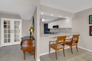 Photo #4: 2555914 Listing