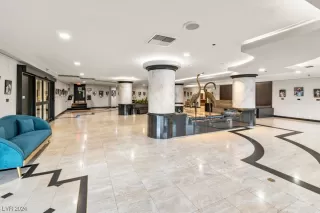 Photo #5: 2555927 Listing