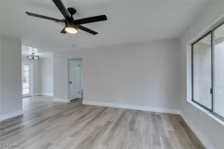 Photo #6: 2555935 Listing