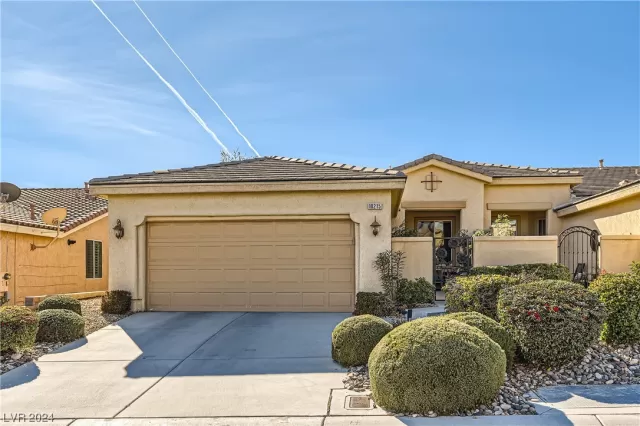 MLS: 2555962 Condo For Sale