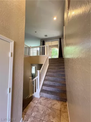 Photo #1: 2555973 Listing 