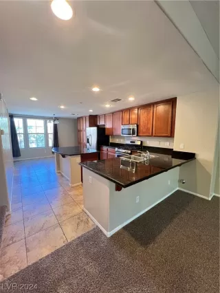 Photo #2: 2555973 Listing 